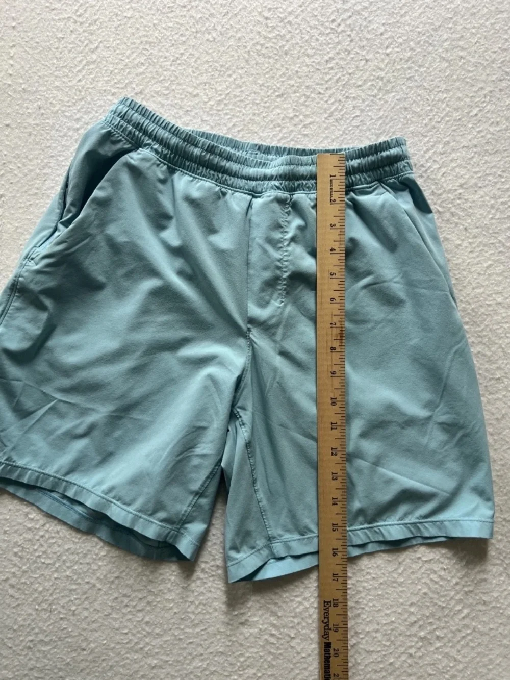 Lululemon Mens Shorts size S Lined Running Athletic Gym pace breaker